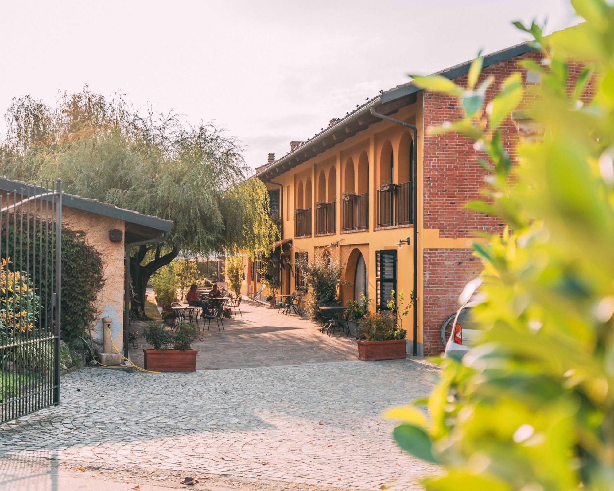 Agriturismo Cascina Barin Roddi Exteriör bild